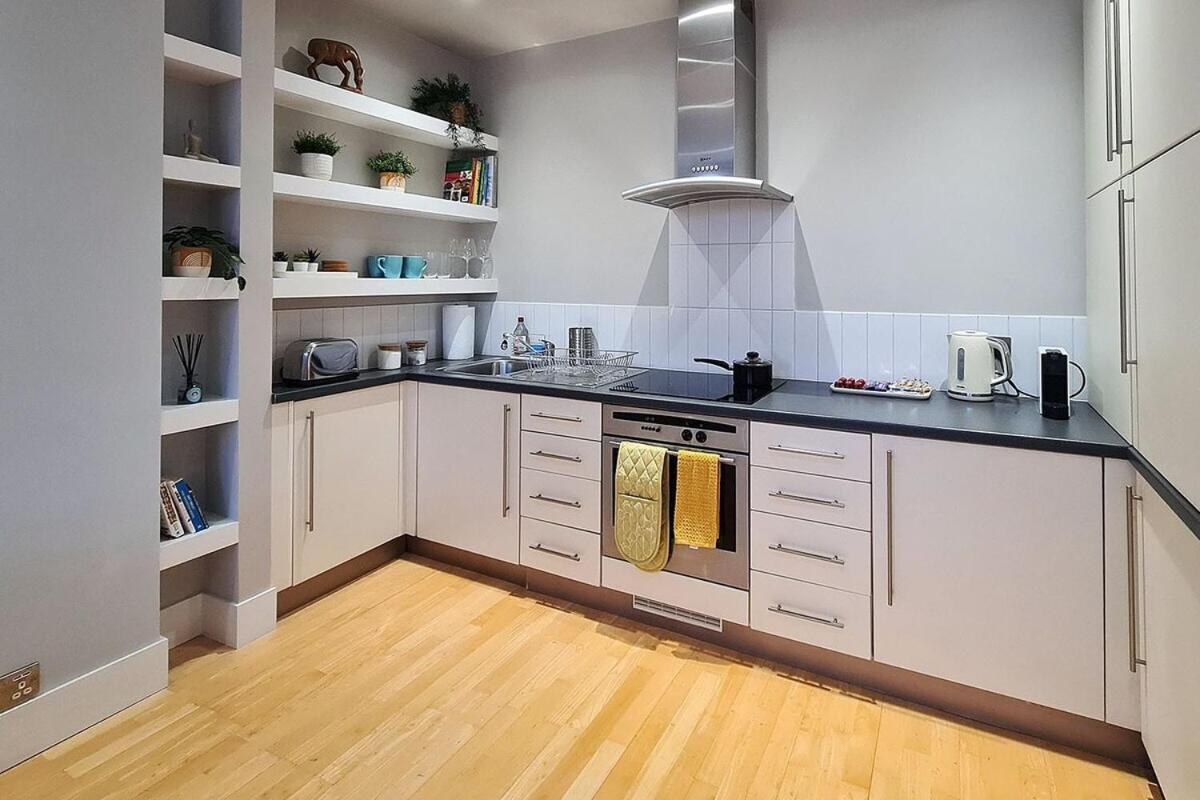 1-Bed Apartment, Close To Kensington Olympia With Free Wi-Fi & Netflix لندن المظهر الخارجي الصورة