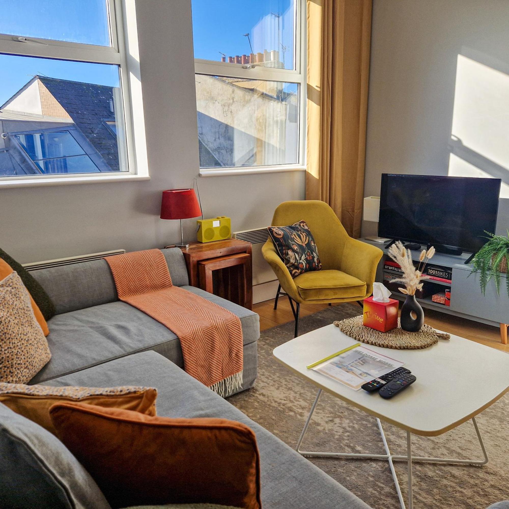 1-Bed Apartment, Close To Kensington Olympia With Free Wi-Fi & Netflix لندن المظهر الخارجي الصورة