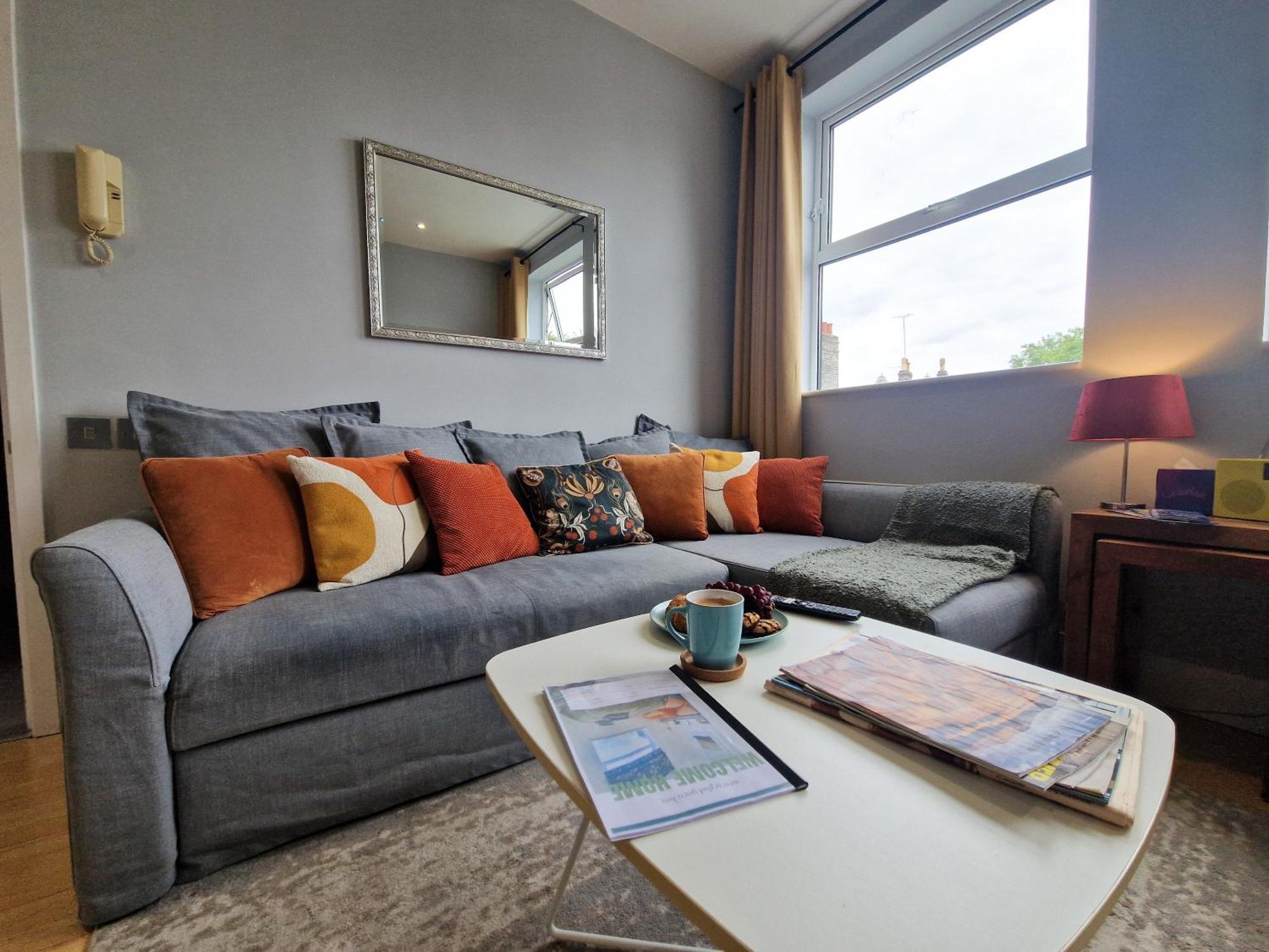 1-Bed Apartment, Close To Kensington Olympia With Free Wi-Fi & Netflix لندن المظهر الخارجي الصورة